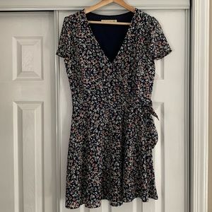 Floral, faux wrap dress - Abercrombie - M